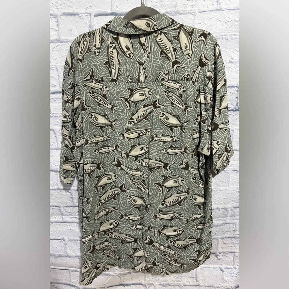 Columbia Short-Sleeve Fish Print Button-Up Shirt - Sage Green & Cream, Large
